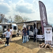 Sunlight 露營車 Cliff 601 於屏東北野祭活動現場展示，民眾參觀露營車內部體驗露營車生活